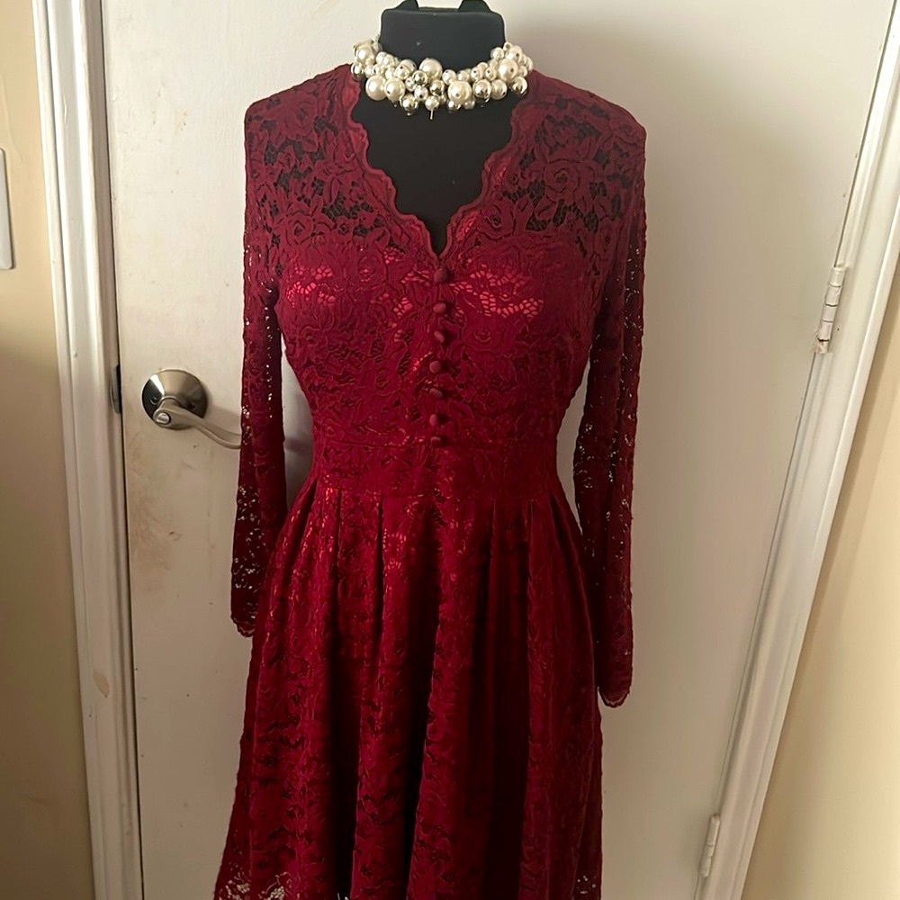 Elegant Lace Burgundy Dress size L - Picture 4 of 4